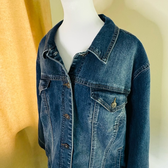 Ladies plus-size denim jean jacket. Size: 22W Excellent condition! - Picture 2 of 5